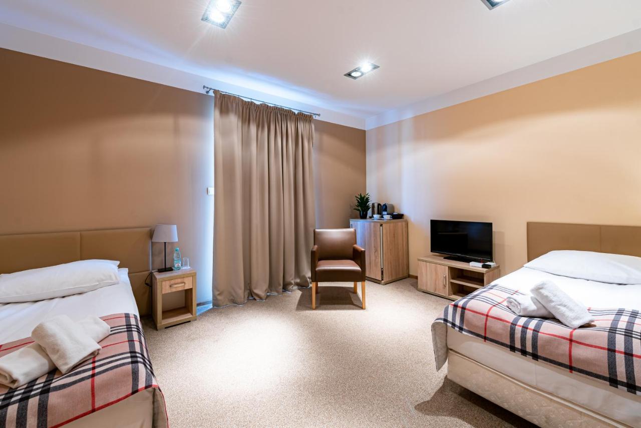 Hotel Dobre Z Lasu Solec Kujawski Buitenkant foto