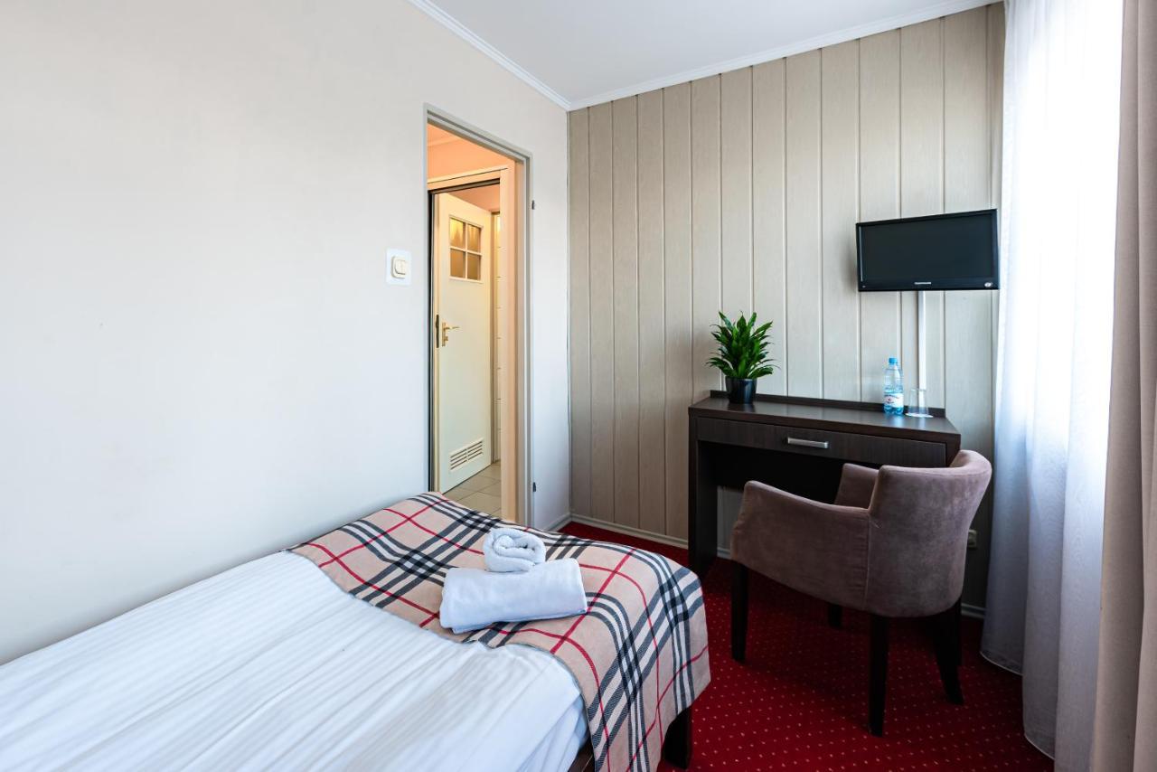 Hotel Dobre Z Lasu Solec Kujawski Buitenkant foto